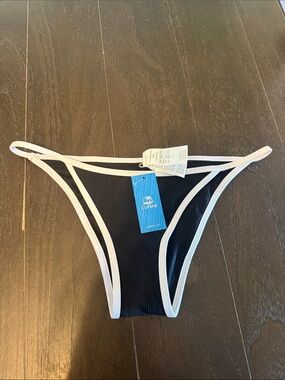 Cupshe Black with White Trim Ribbed Bikini Bottom